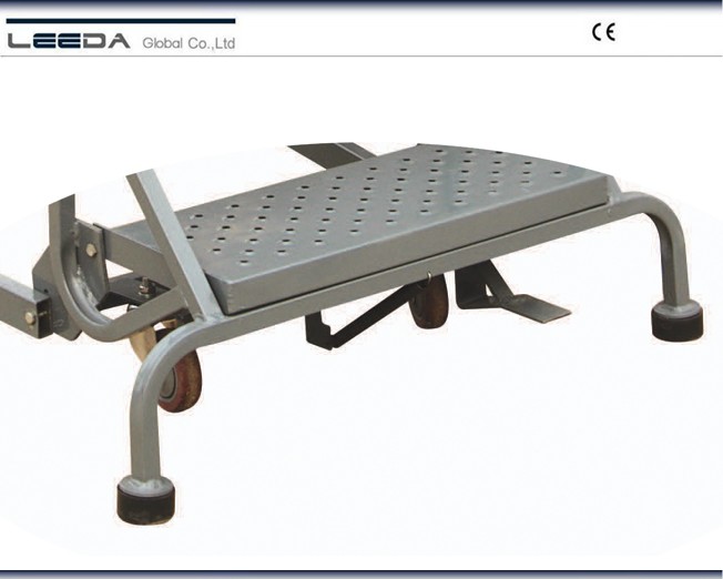 6 Step Heavy Duty Industrial Steel Rolling Ladder 160kg Capacity US Type
